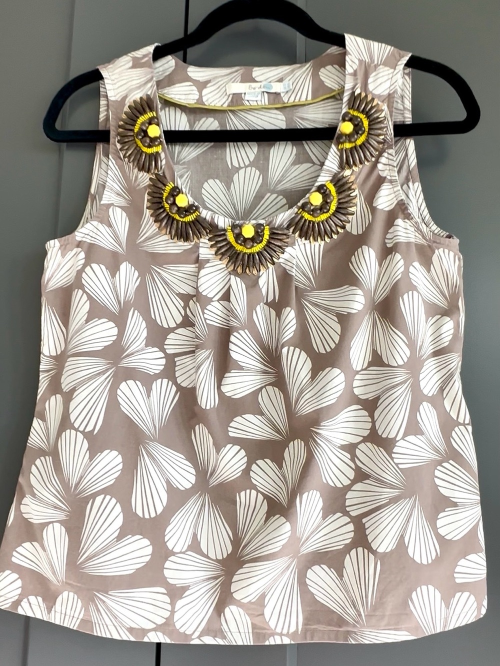 Boden Beige Floral-Print Sleeveless Top with Yellow Embellished Necklace